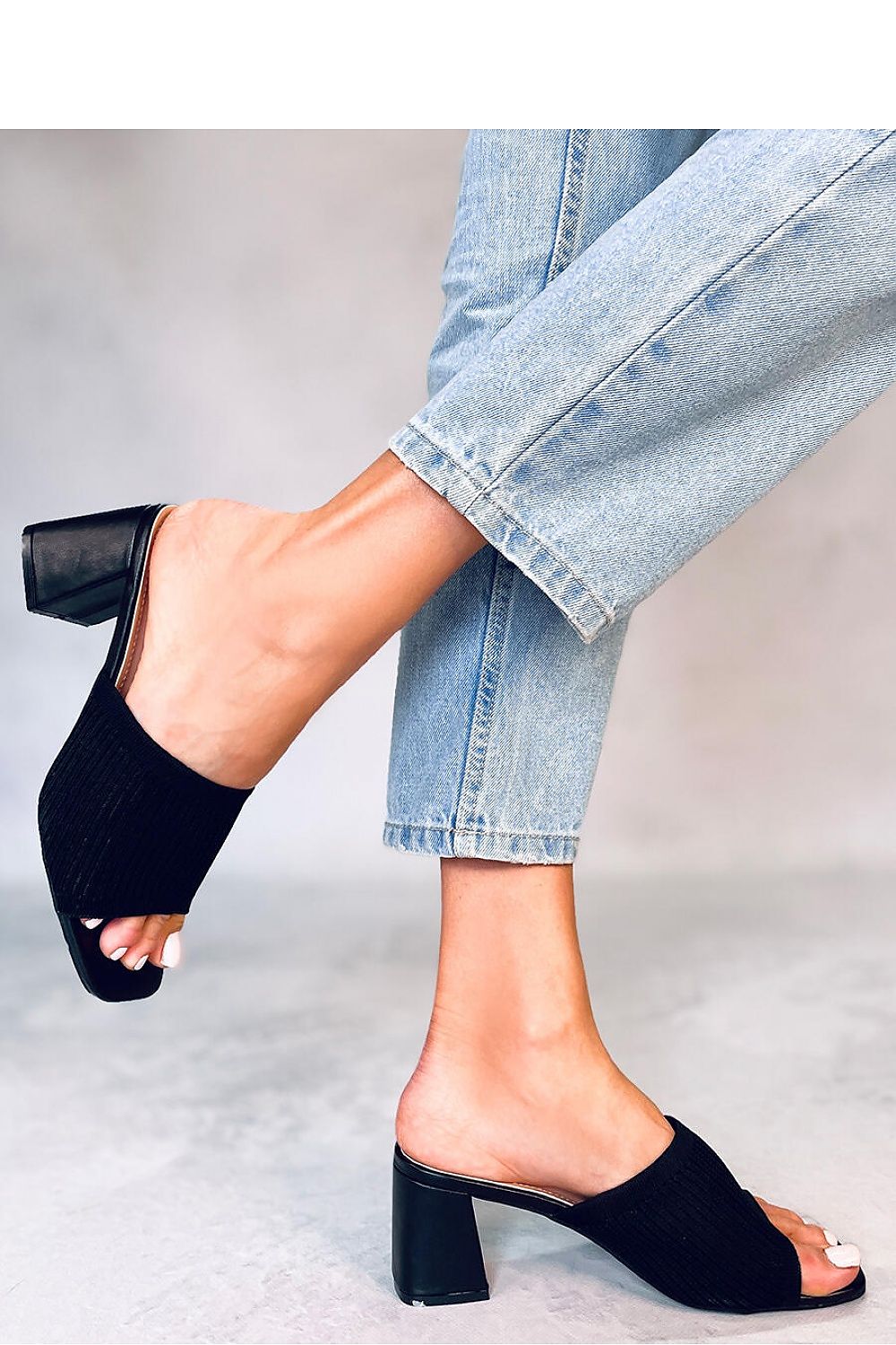 Clacquettes model 177298 Inello