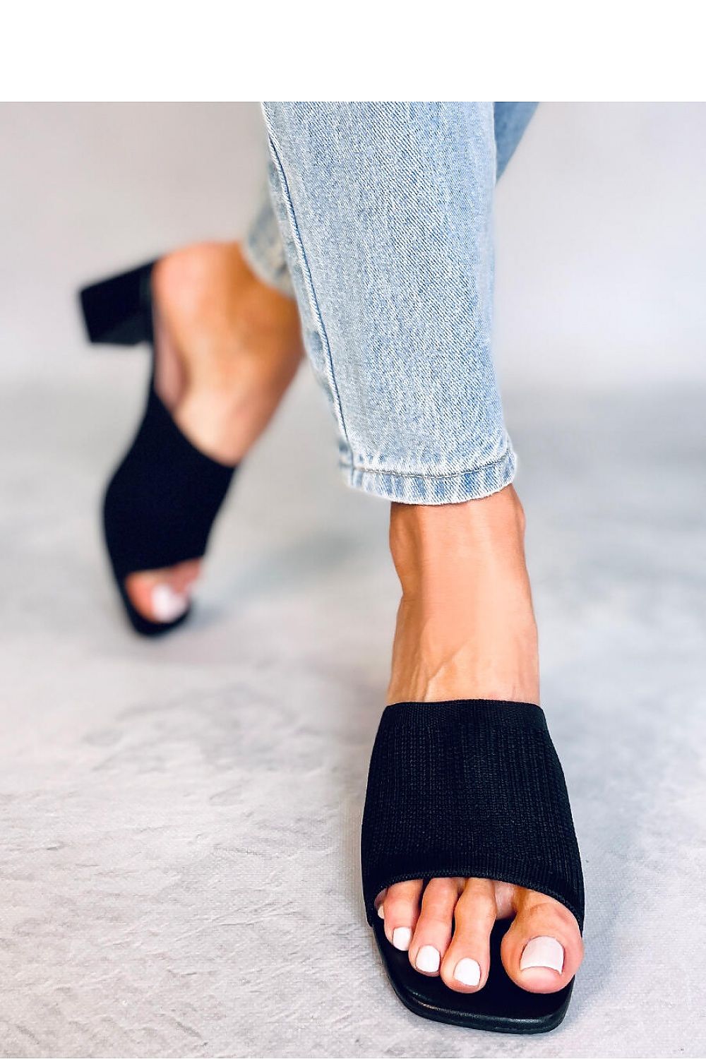 Clacquettes model 177298 Inello