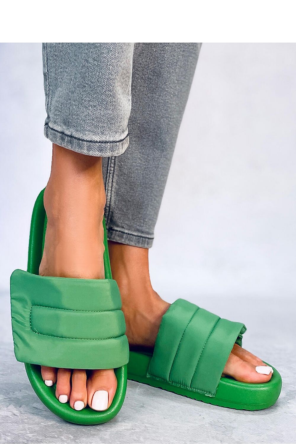 Clacquettes model 177315 Inello