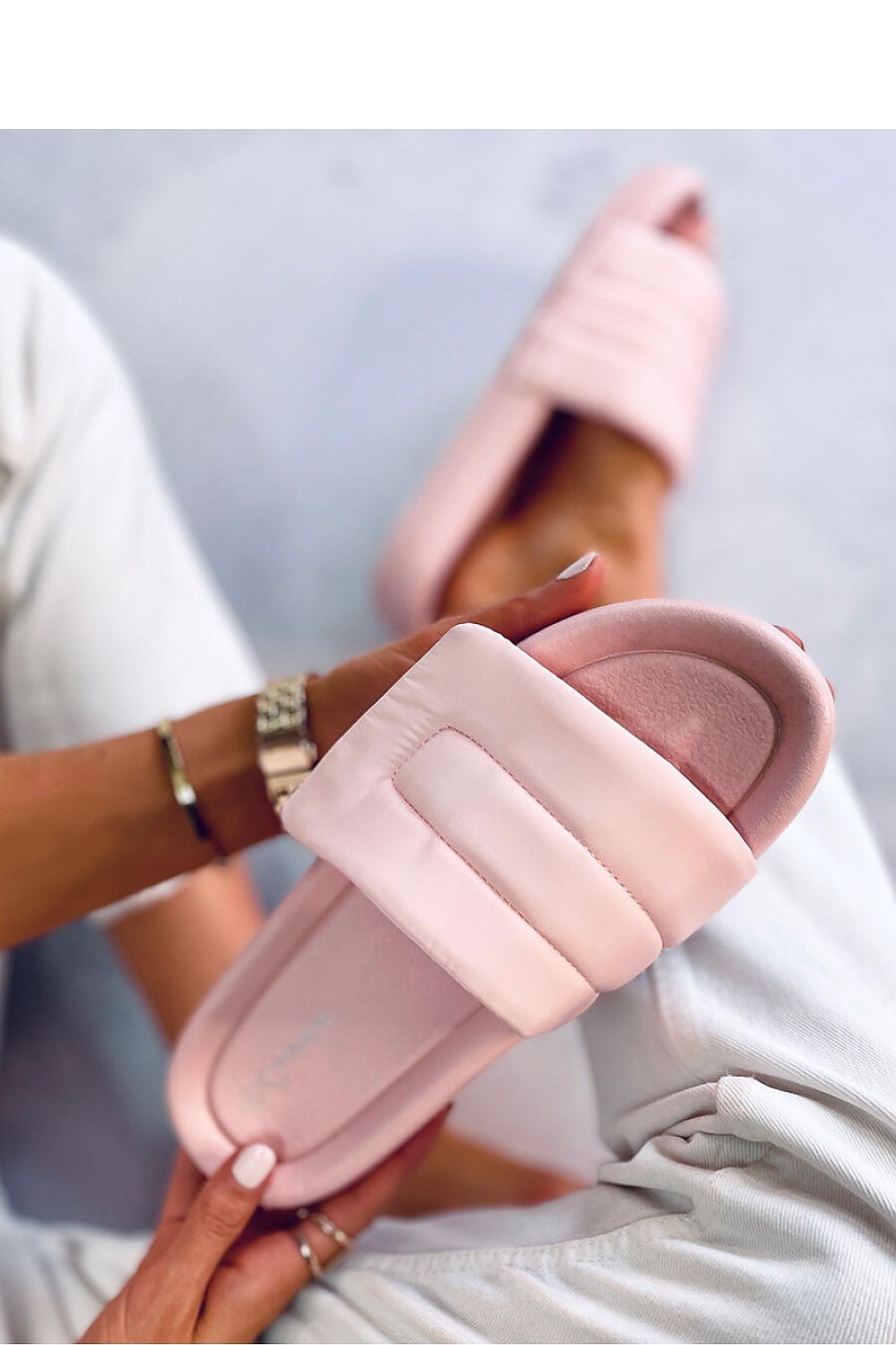 Clacquettes model 177316 Inello