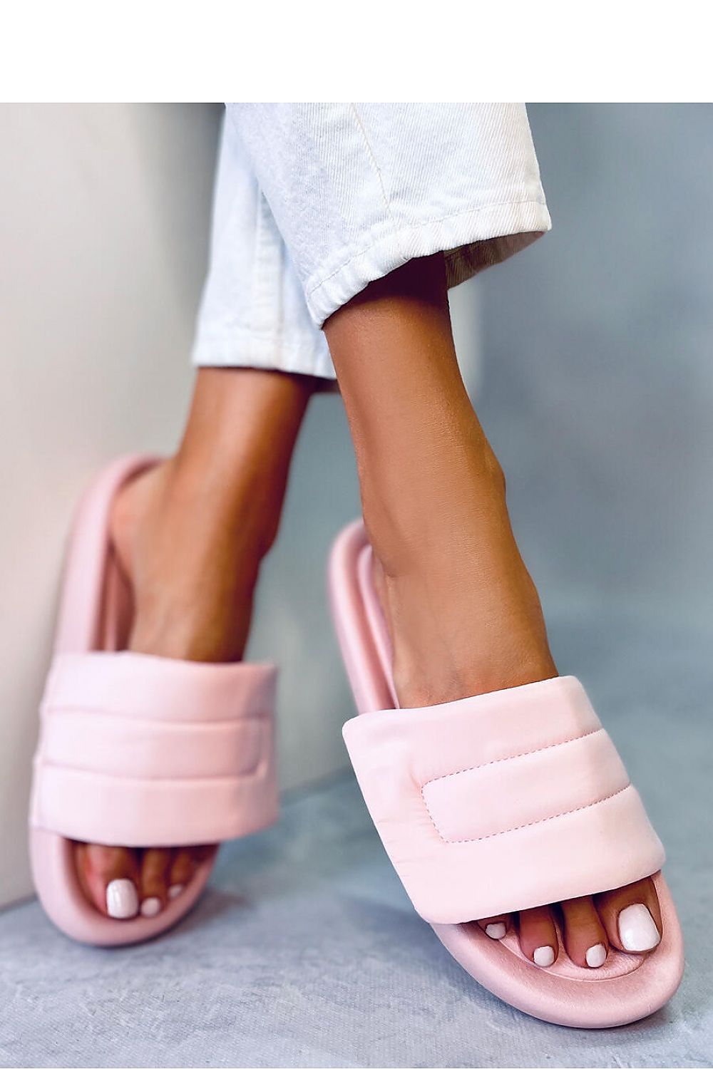 Clacquettes model 177316 Inello