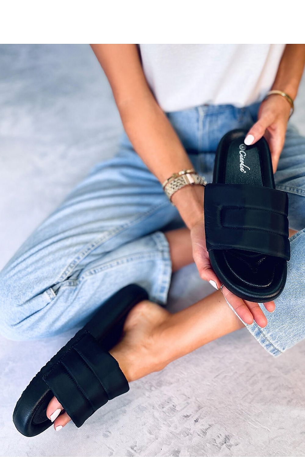 Clacquettes model 177317 Inello