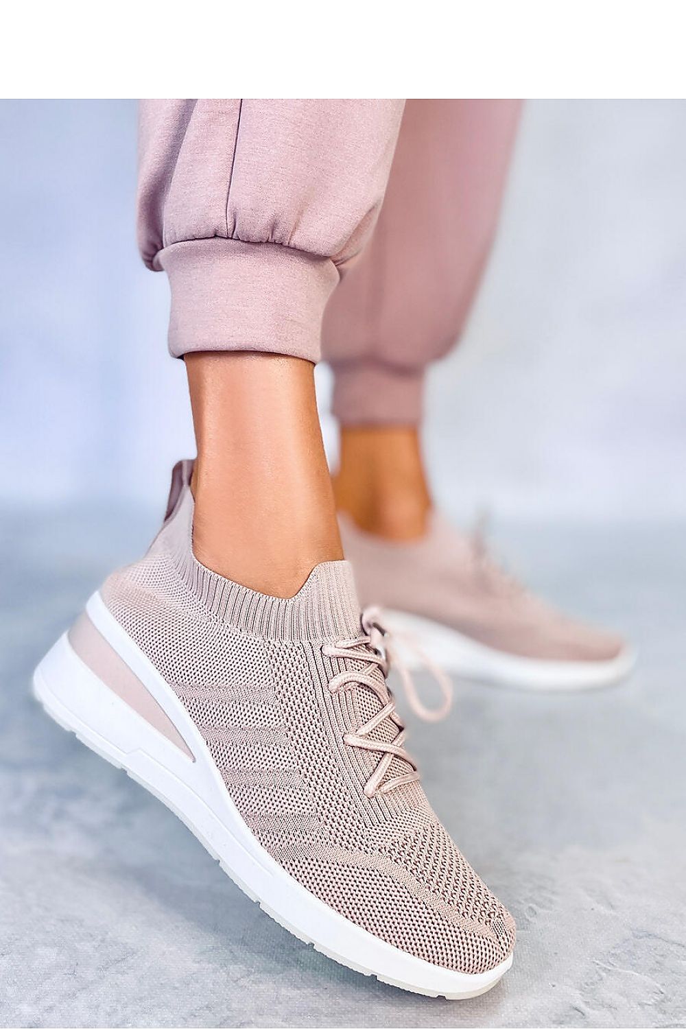 Sports shoes model 177345 Inello