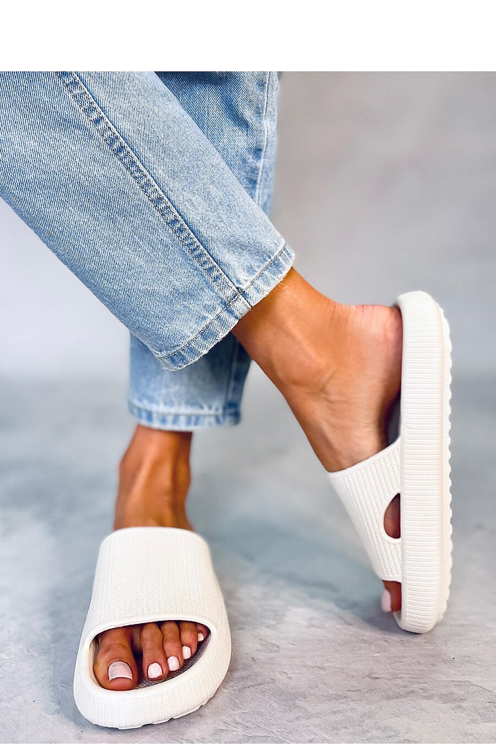 Clacquettes model 177366 Inello