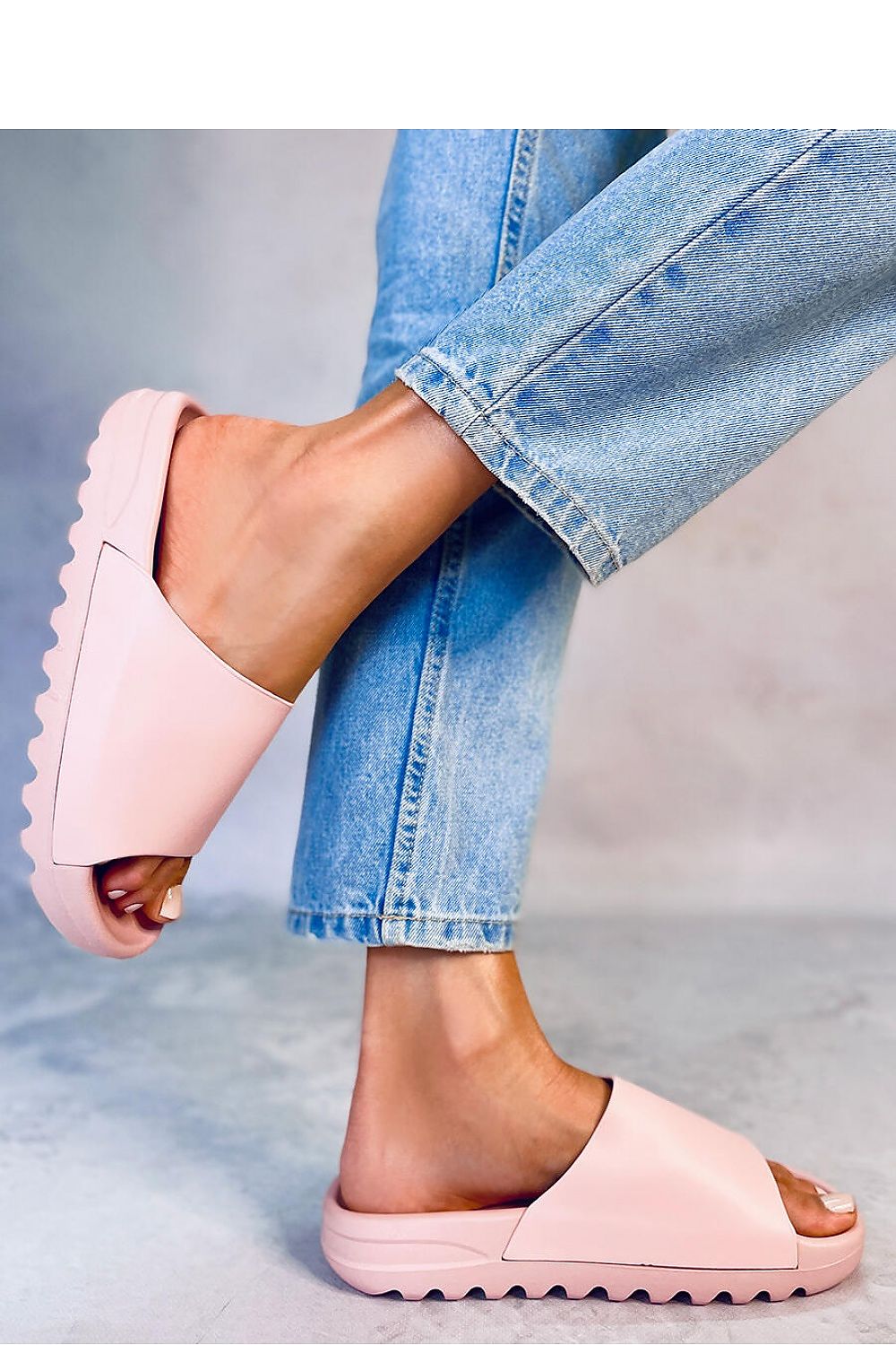  Clacquettes model 177632 Inello 