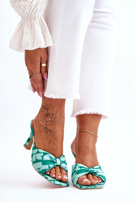 Clacquettes model 178374 Step in style