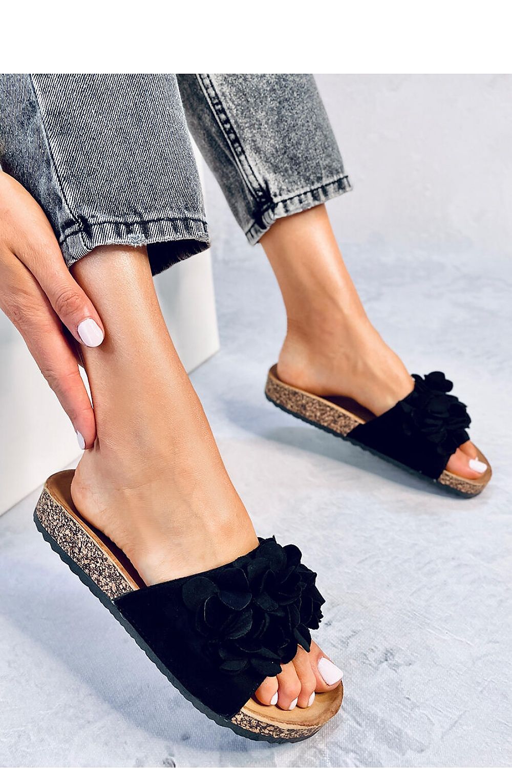 Slides model 180563 Inello