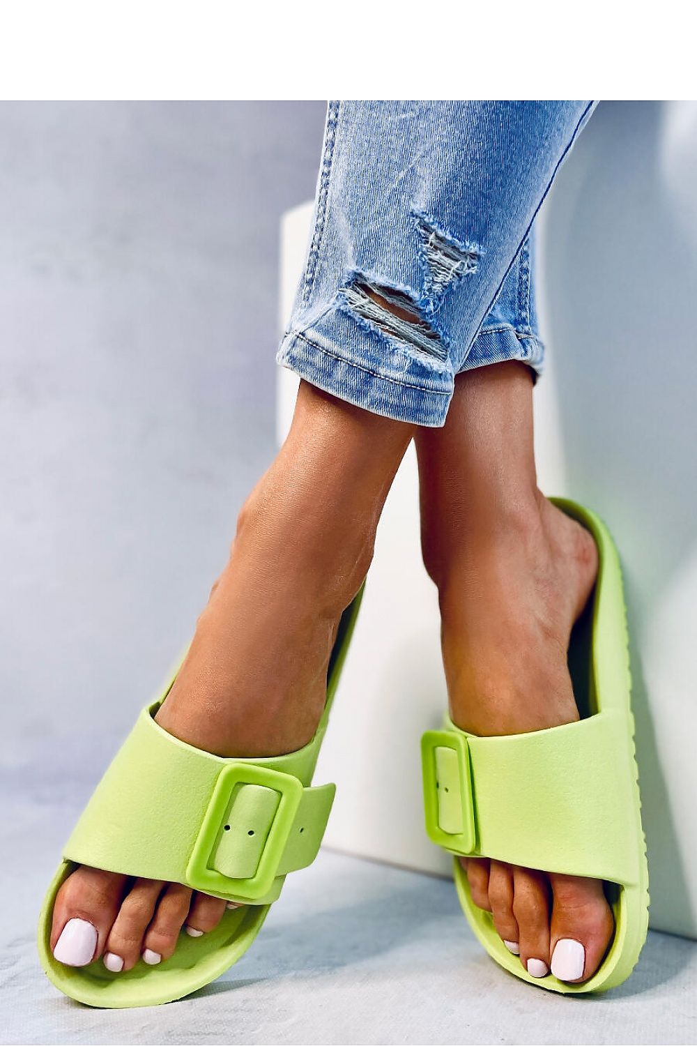 Slides model 180573 Inello