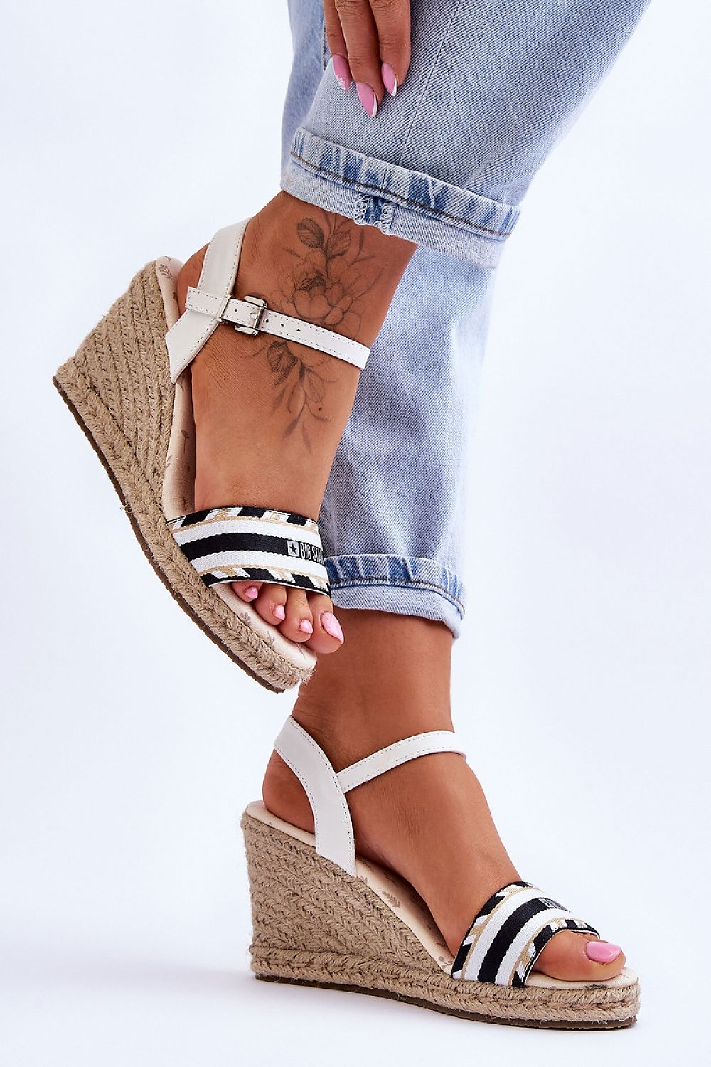 Cothurnes model 180666 Step in style