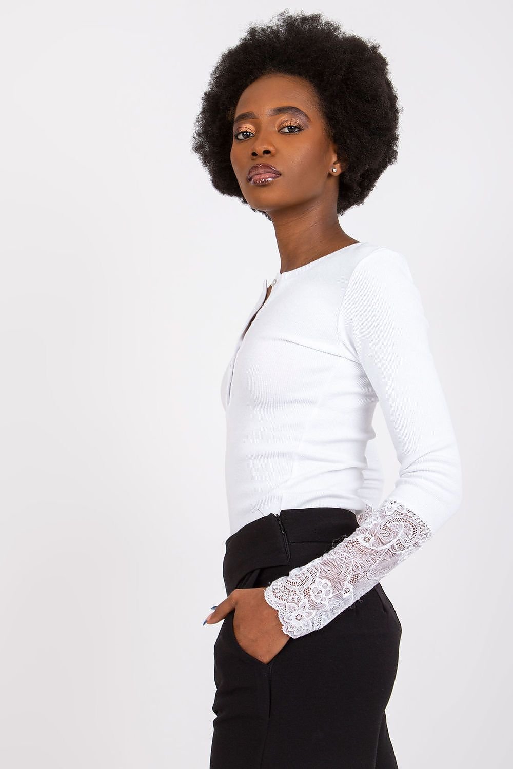 Blouse model 180885 Rue Paris