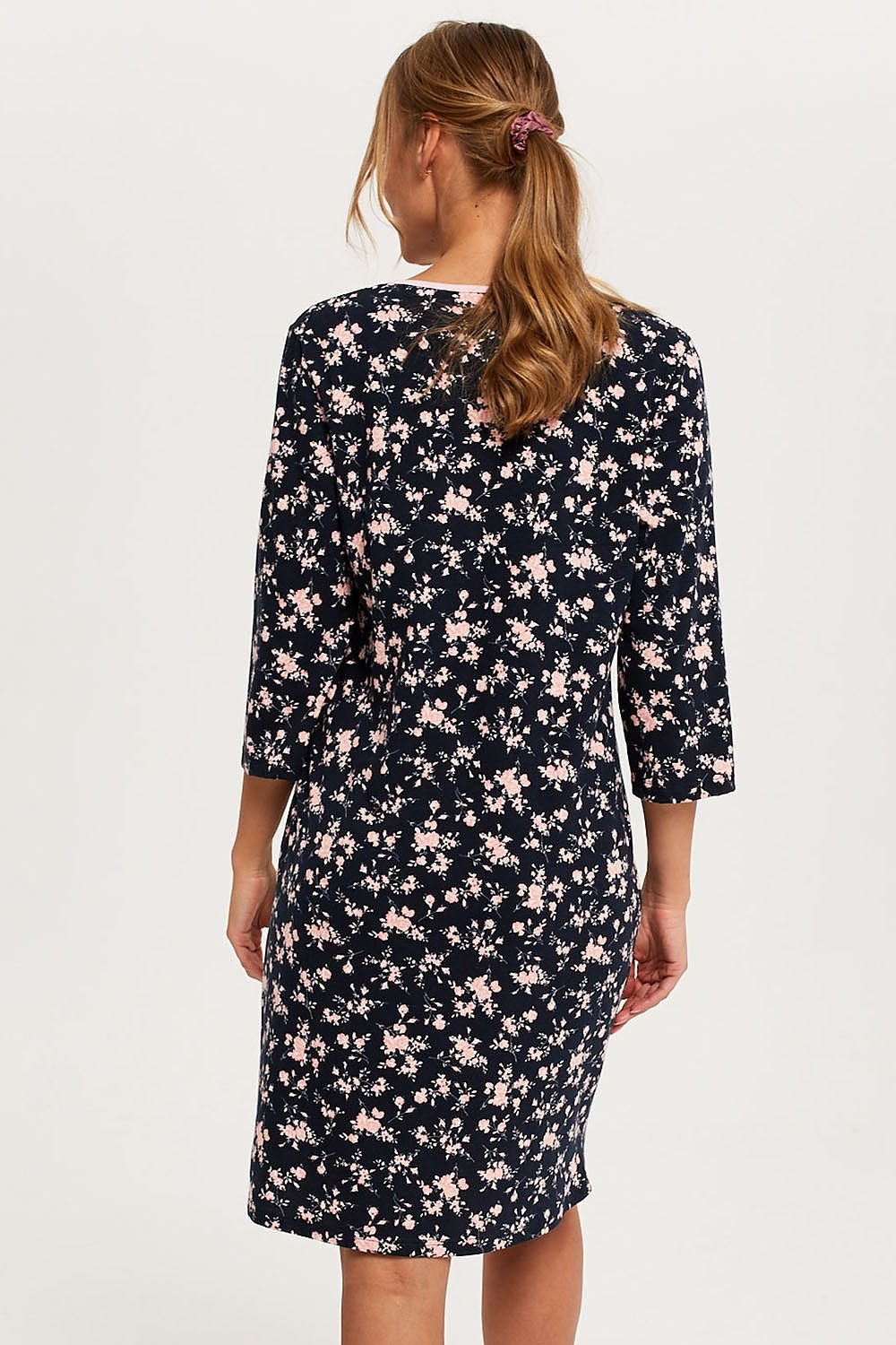 Nightgown model 181656 Italian Fashion