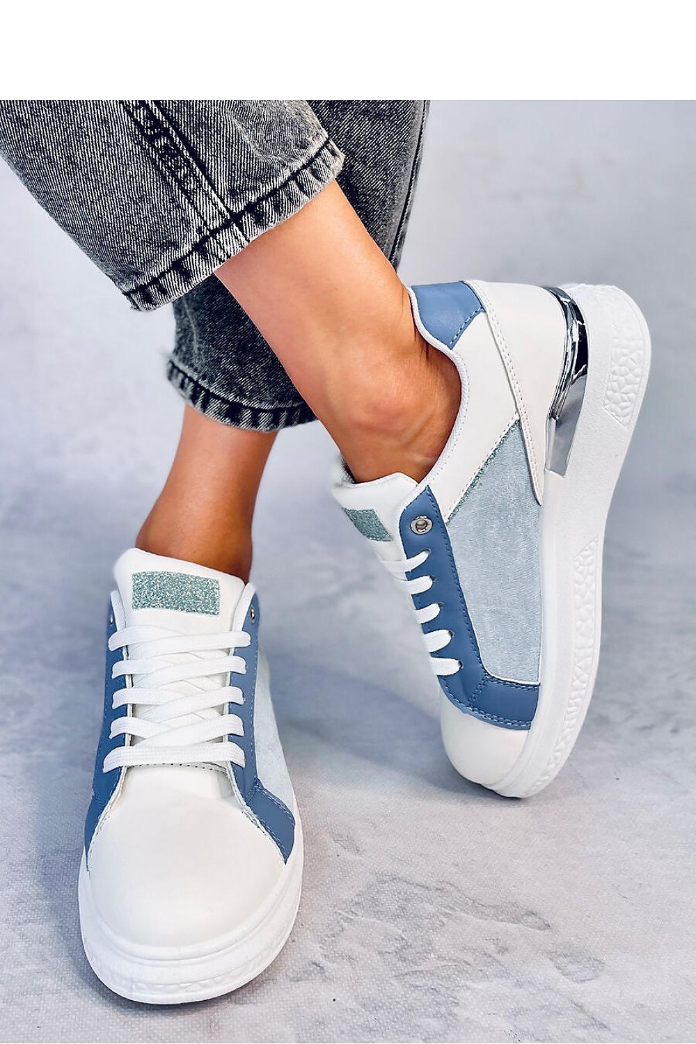 Sports shoes model 181969 Inello