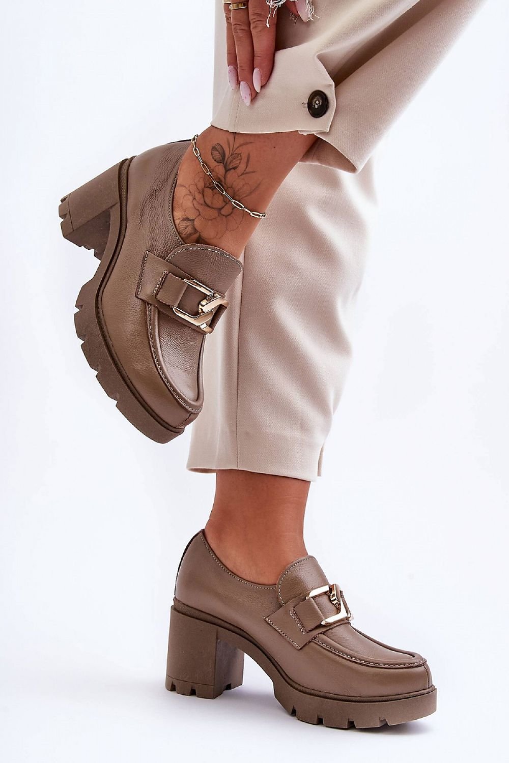 Low heeled shoes model 183960 Step in style