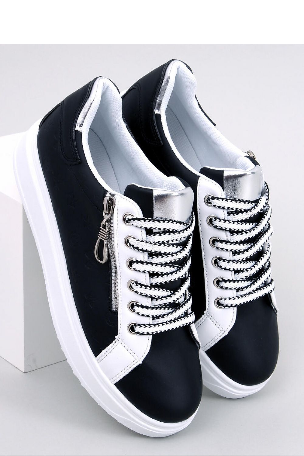 Inello model 184227 sneakers