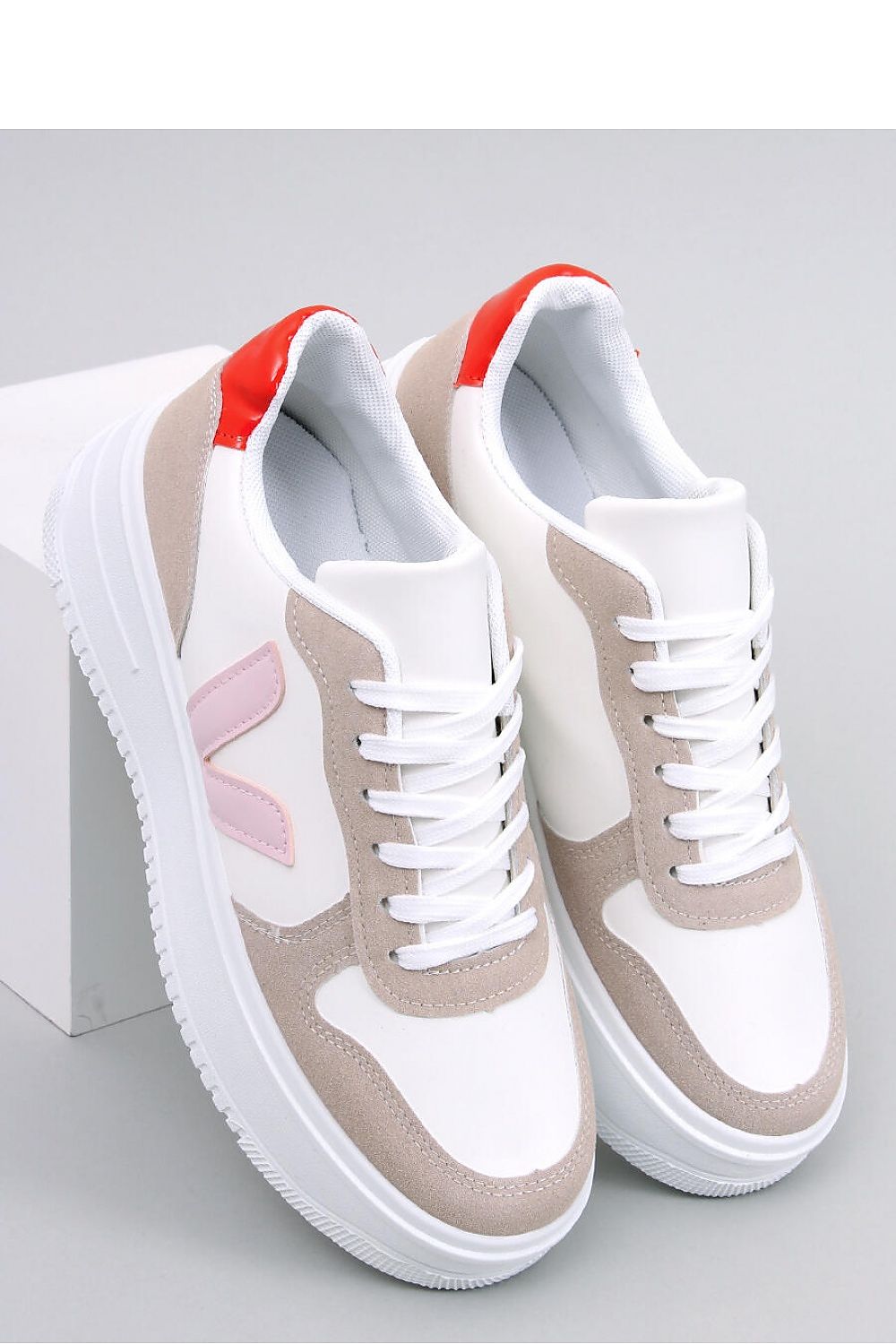 Sports shoes model 184253 Inello