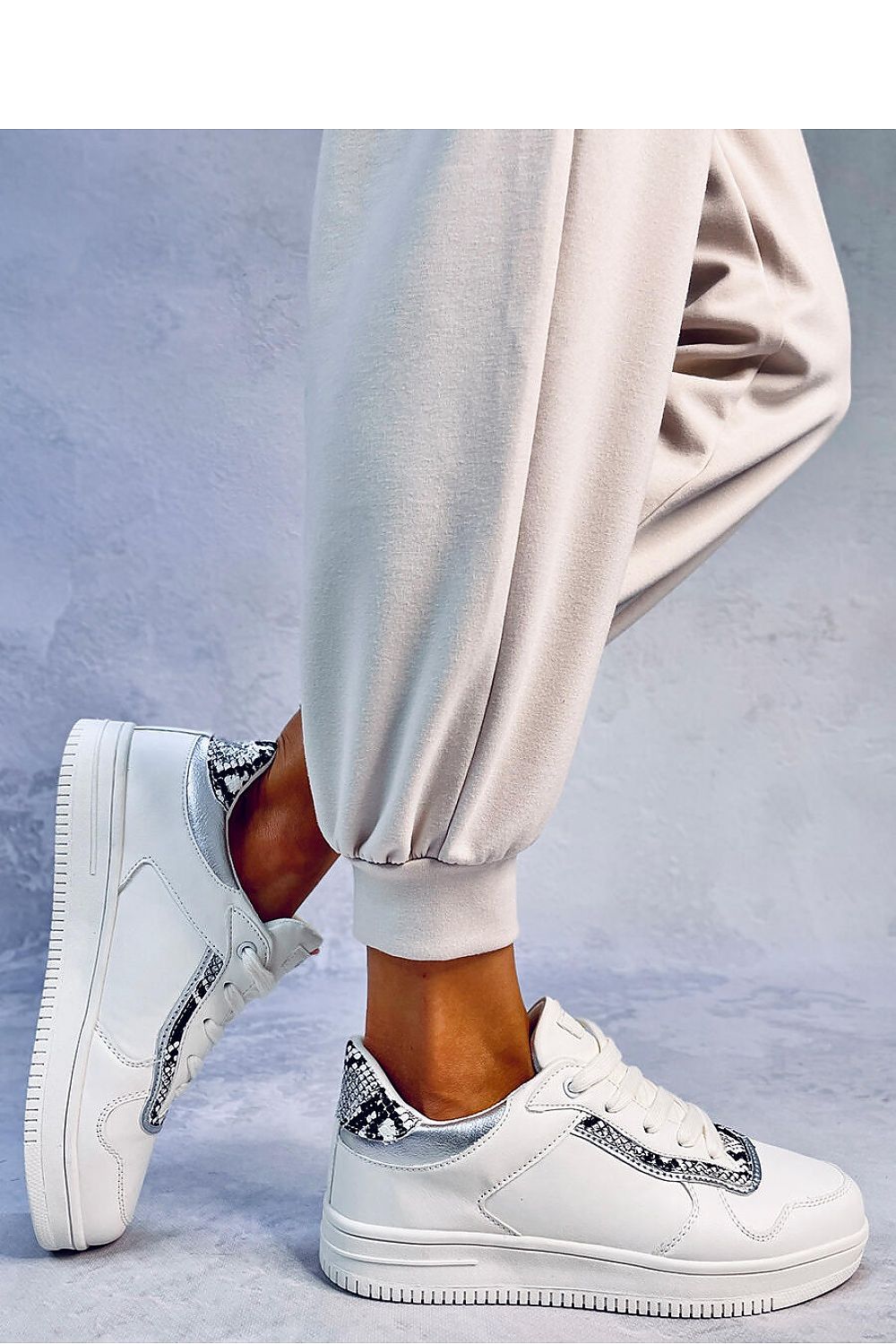 Sports shoes model 184263 Inello