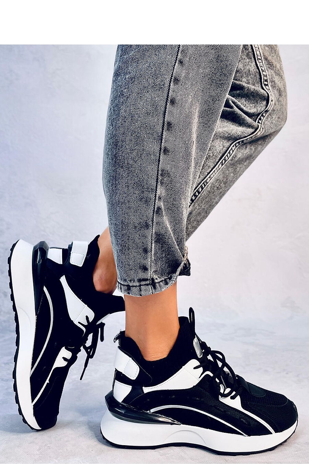 Sports shoes model 184352 Inello