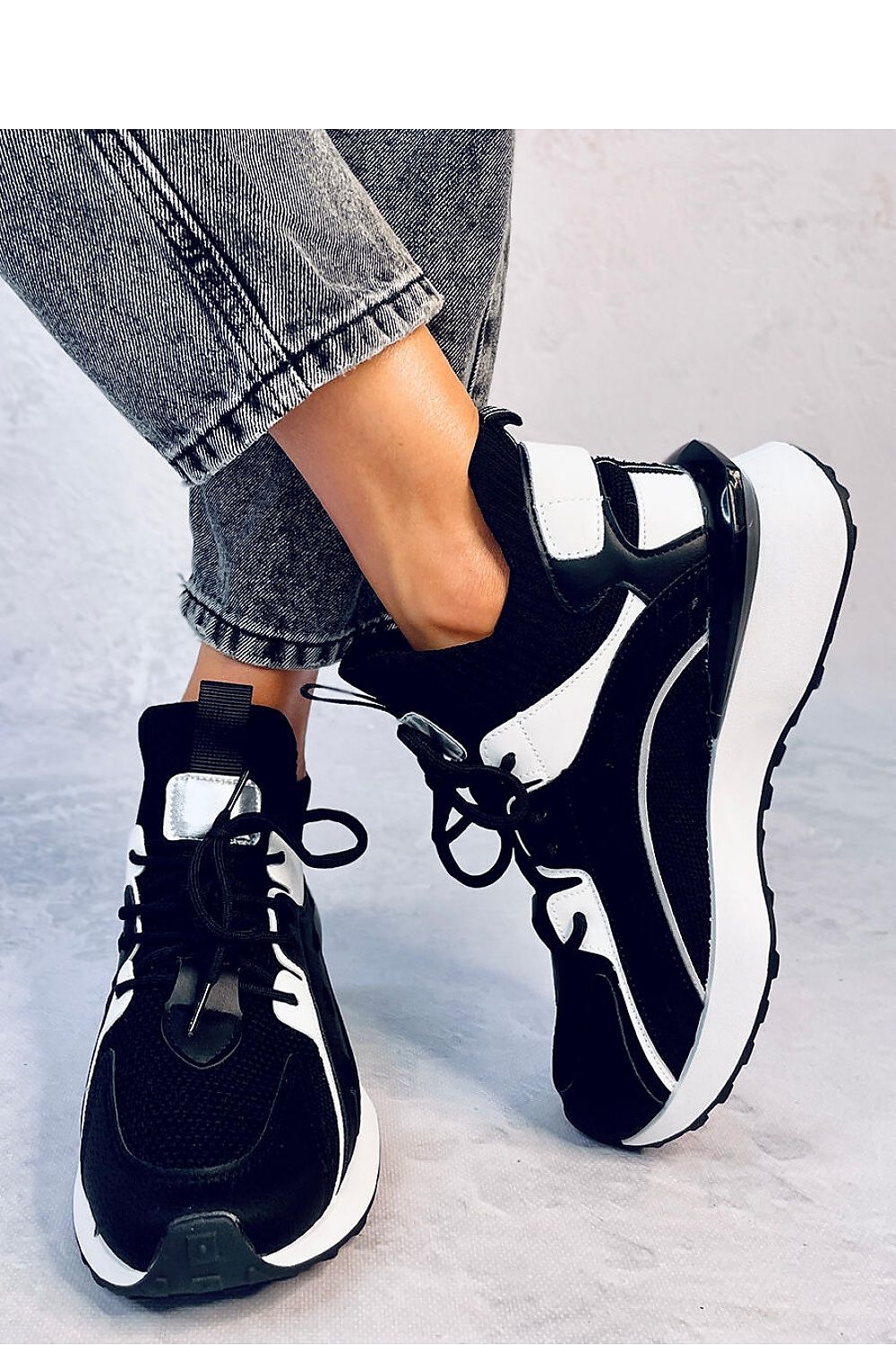 Sports shoes model 184352 Inello