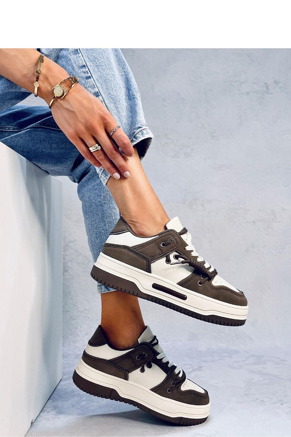 Sports shoes model 184357 Inello