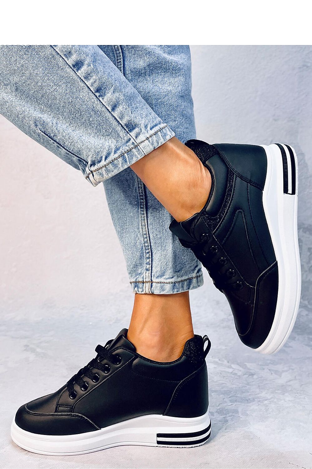 Sports shoes model 184363 Inello