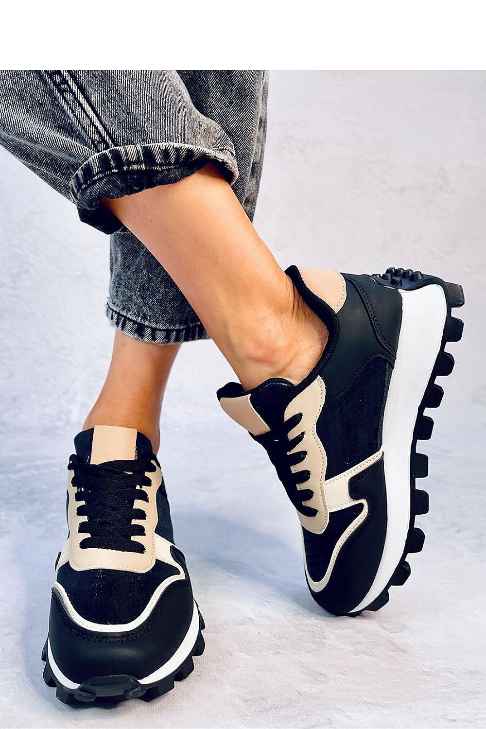 Sports shoes model 184364 Inello