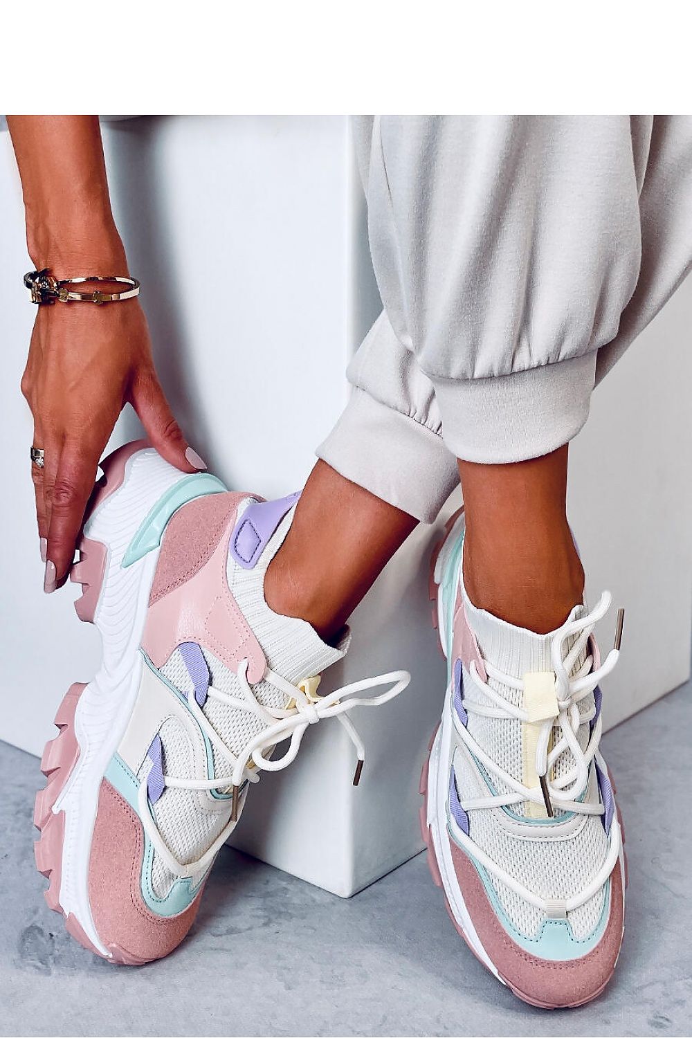 Sports shoes model 184650 Inello