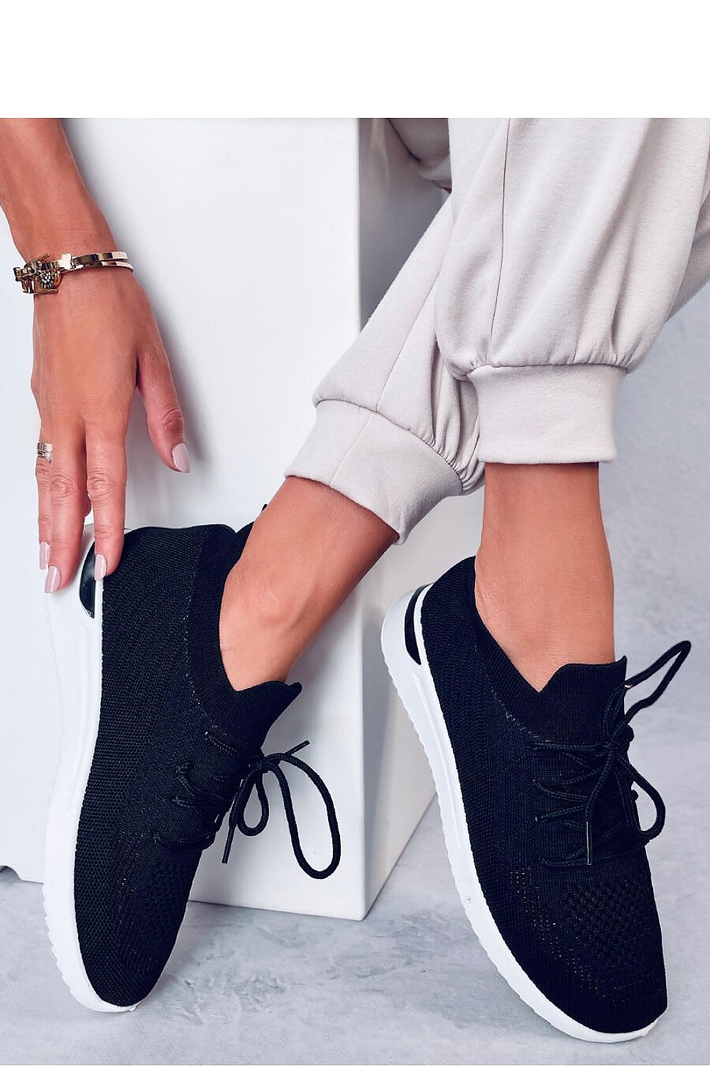 Sports shoes model 184666 Inello