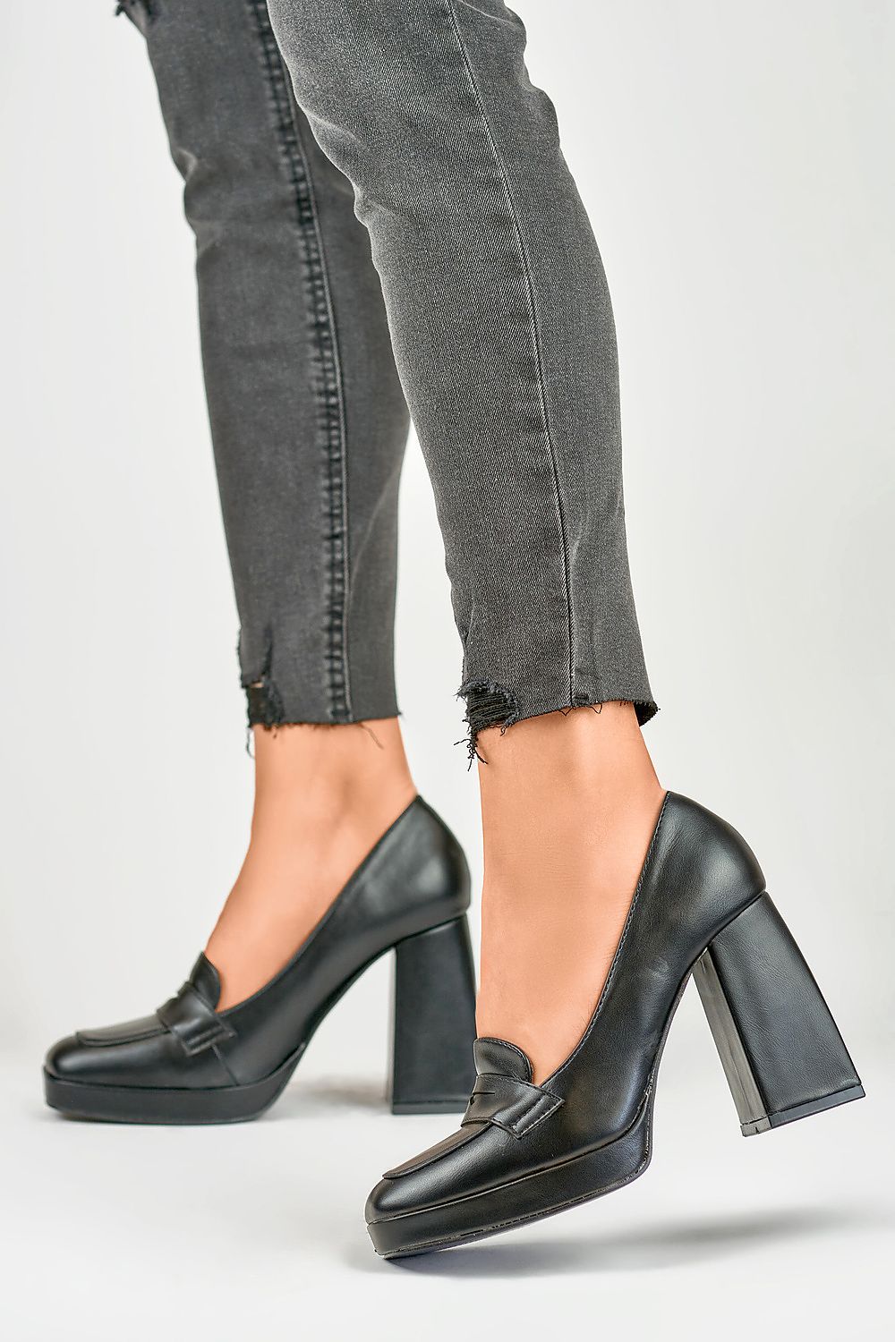 Escarpins à talons model 185398 PRIMO