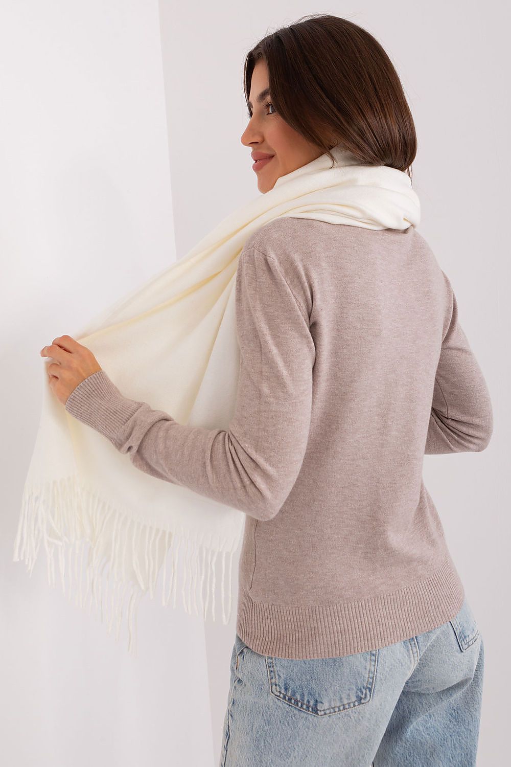 Shawl model 187617 AT